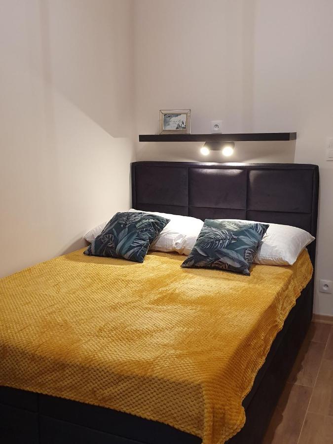 Apartament Z Ogrodem Appartement Stanislawow Pierwszy  Buitenkant foto