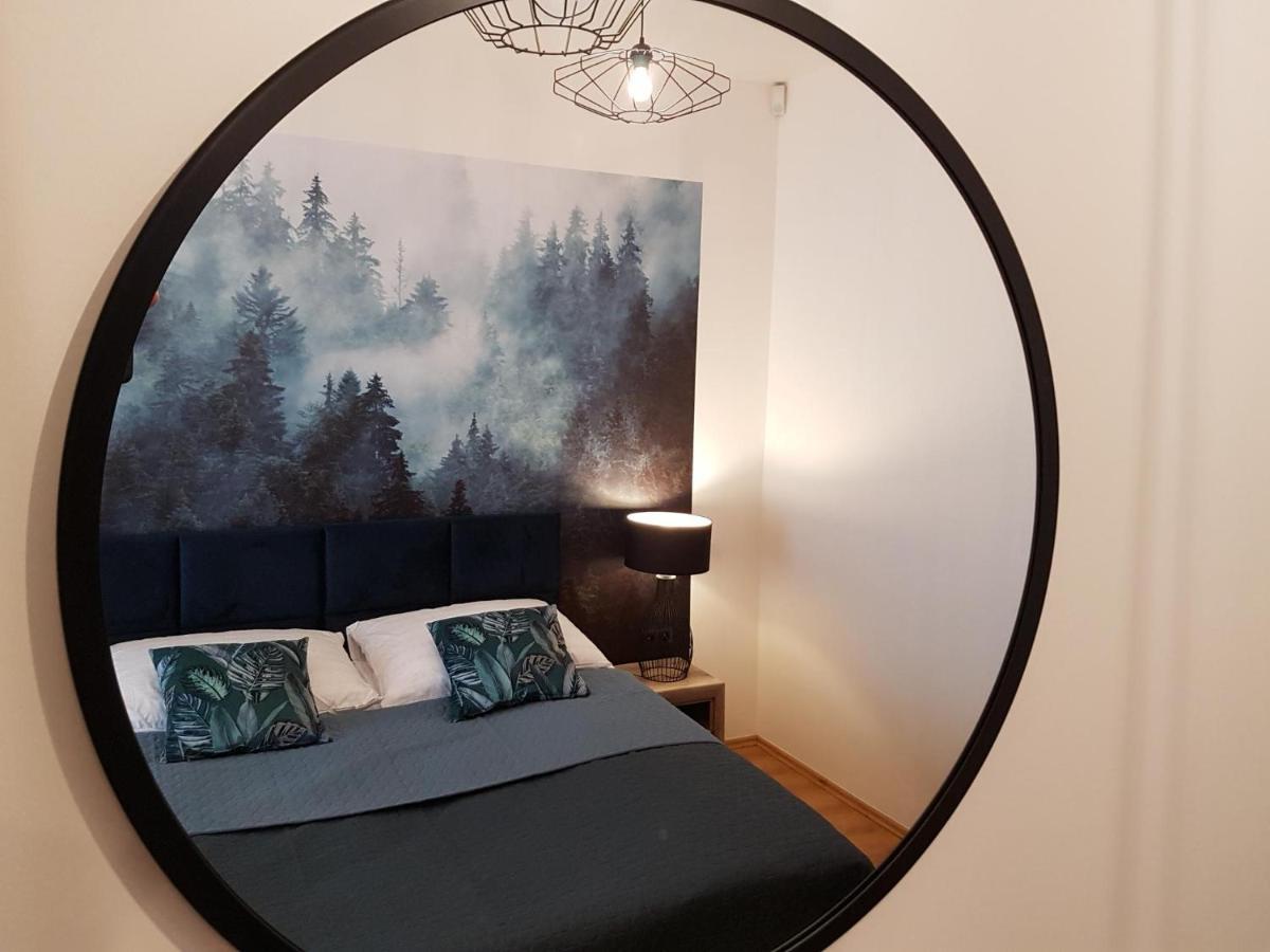 Apartament Z Ogrodem Appartement Stanislawow Pierwszy  Buitenkant foto